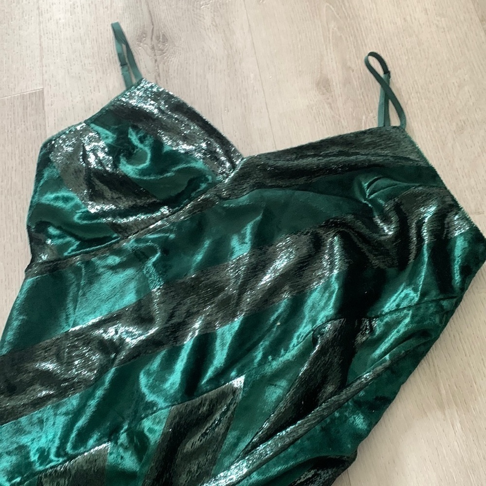 NWT Yumi Kim Emerald Green Jewel Twinkle Amelia Velvet Maxi dress sz M formal - Picture 7 of 16